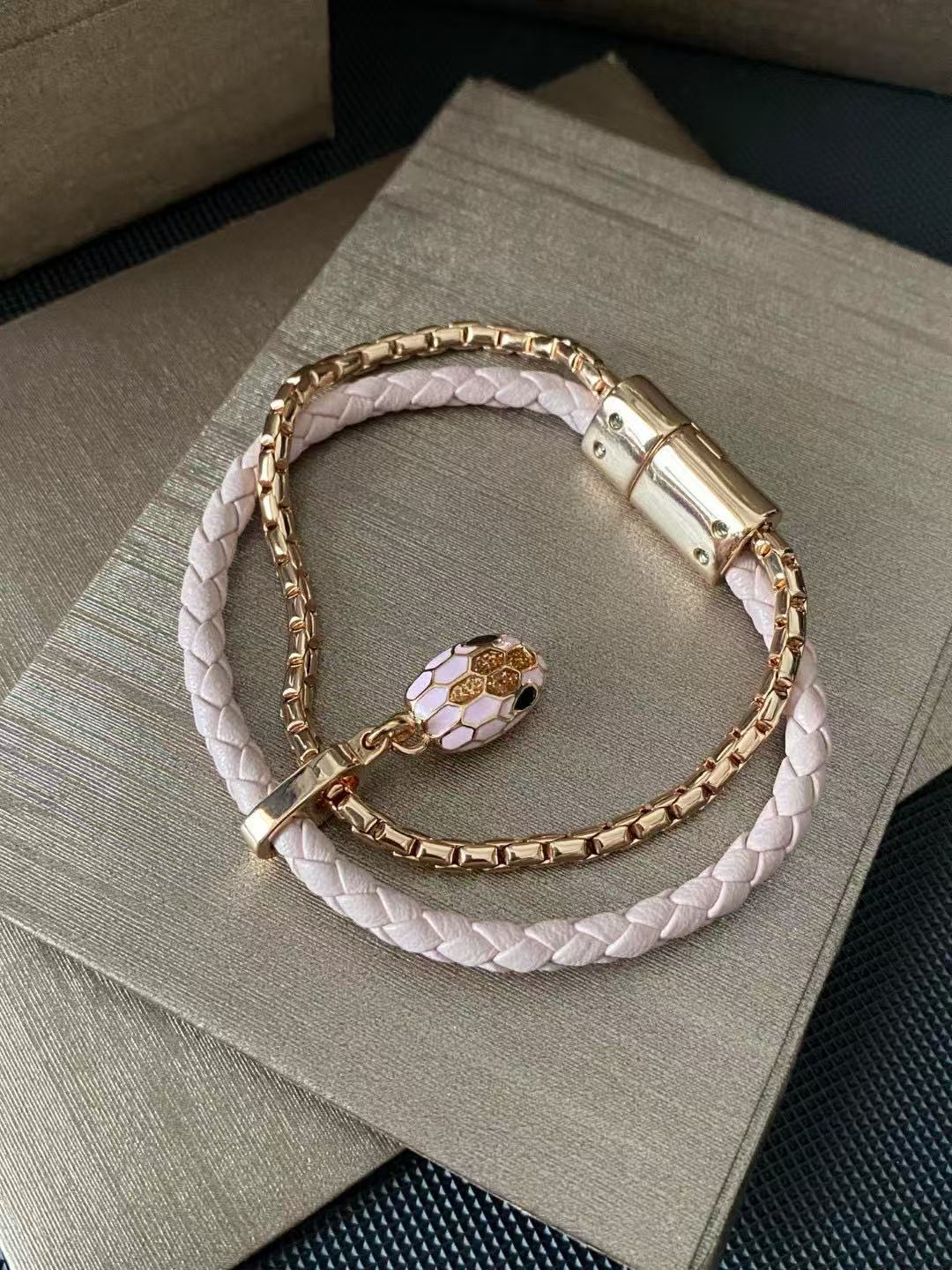 BVLGAR1 スネークヘッド ダブルレイヤー ブレスレット【 50％割引+送料無料】