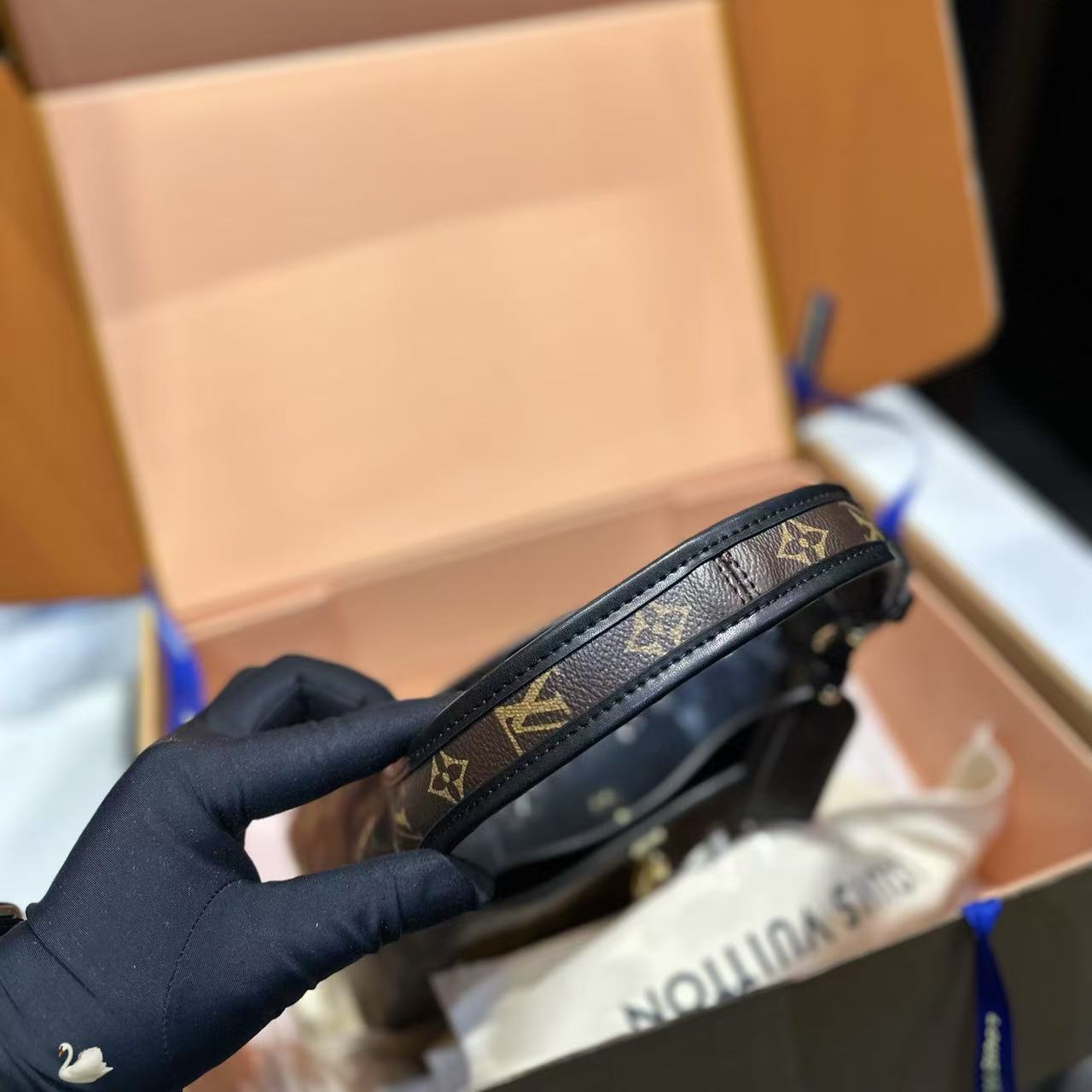 LV老眼ロック脇下バッグ【 50％割引+送料無料】