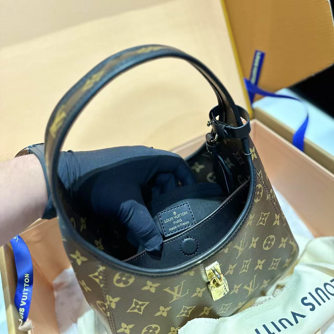 LV老眼ロック脇下バッグ【 50％割引+送料無料】