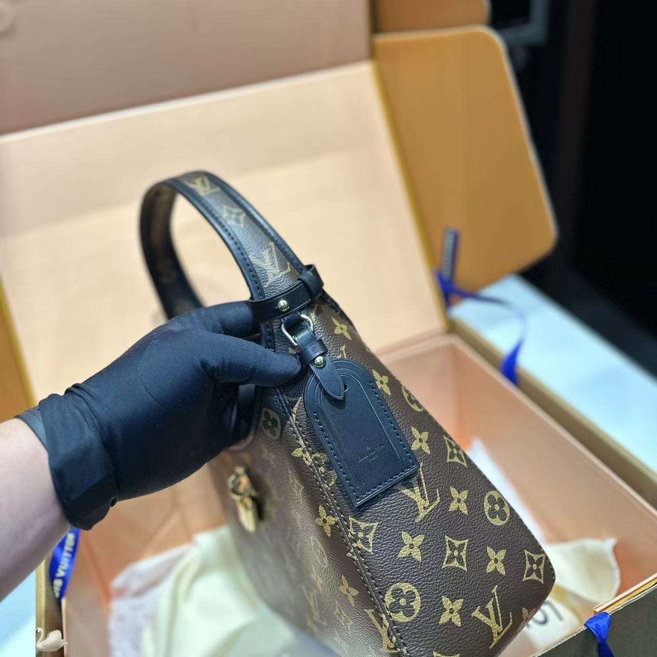 LV老眼ロック脇下バッグ【 50％割引+送料無料】