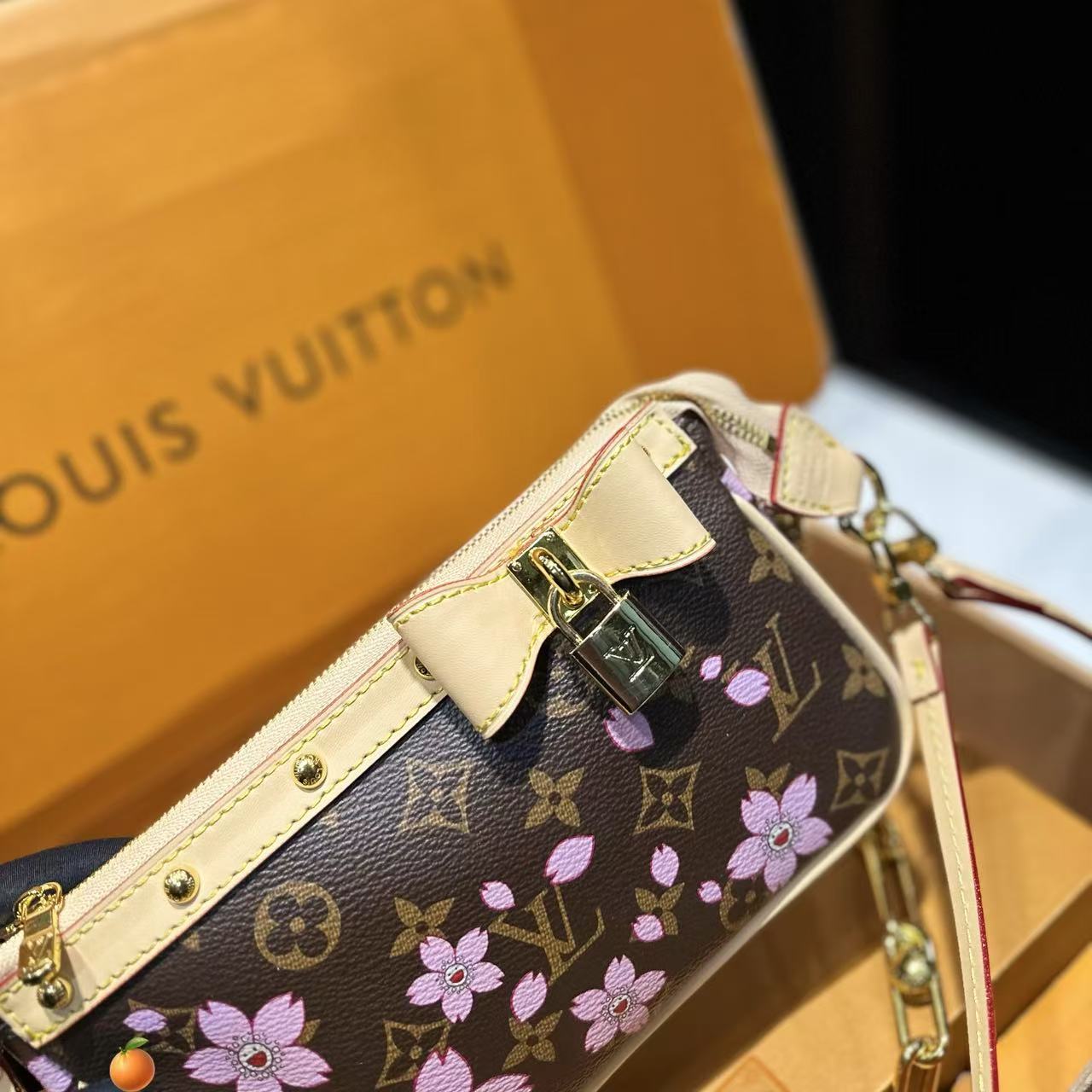 LVプリントチェーンアンダーアームバッグ【 50％割引+送料無料】