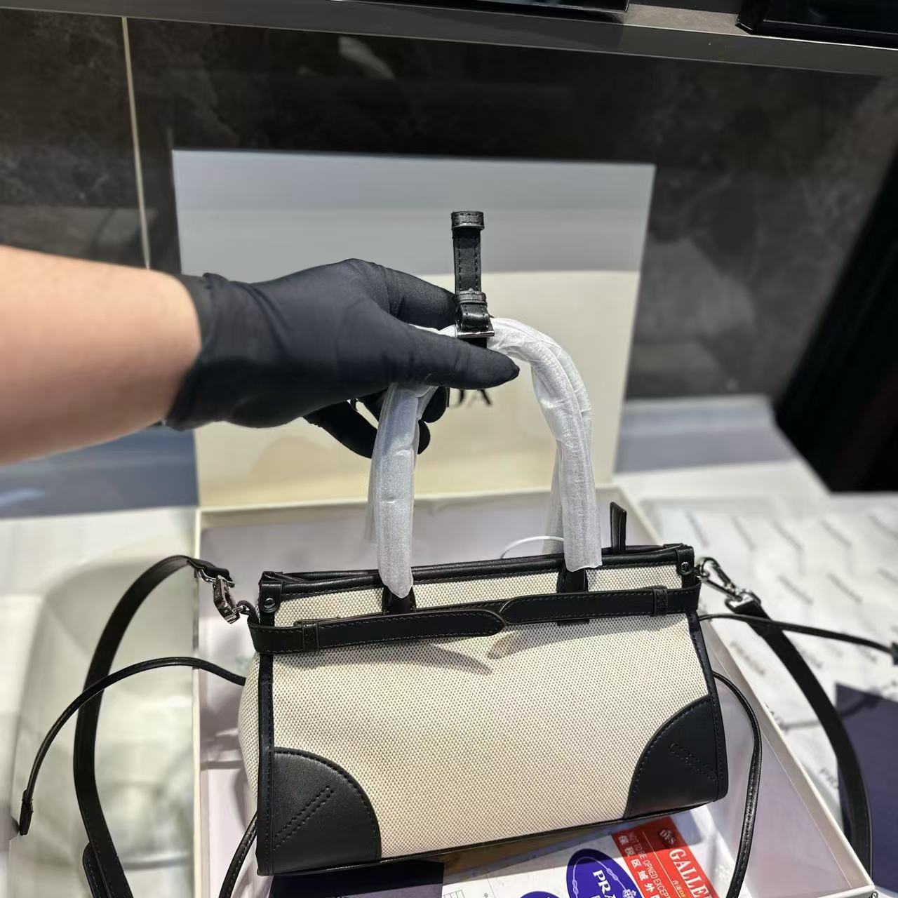 LV ブラック＆ホワイト カラーブロック ハンドバッグ【 50％割引+送料無料】