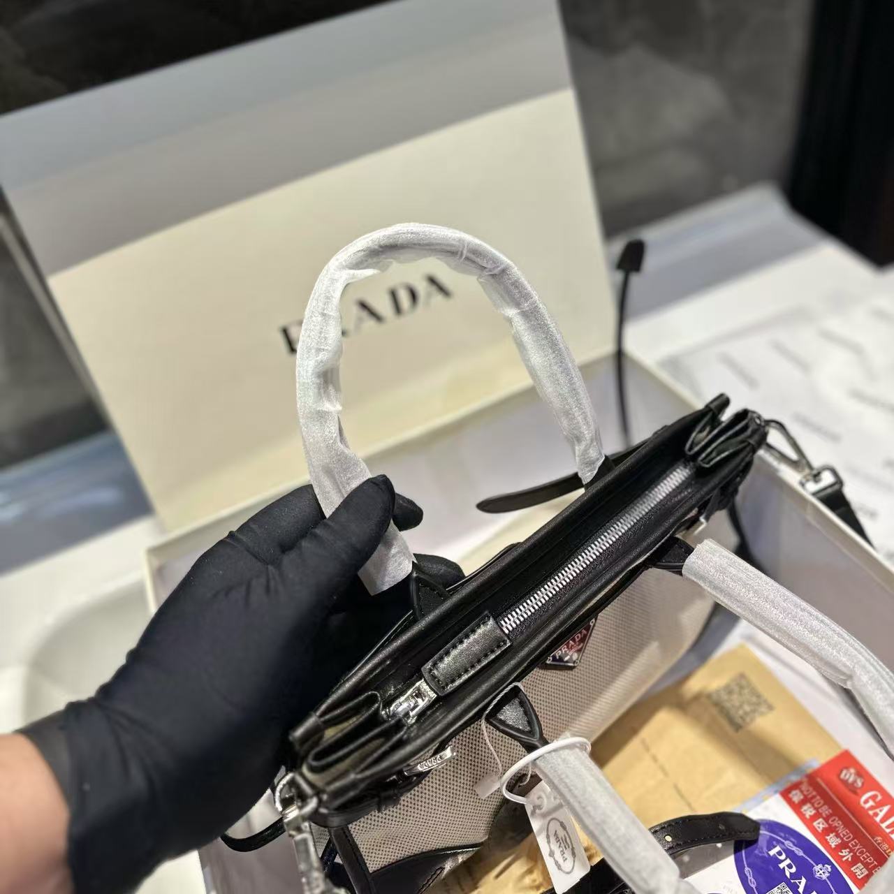 LV ブラック＆ホワイト カラーブロック ハンドバッグ【 50％割引+送料無料】