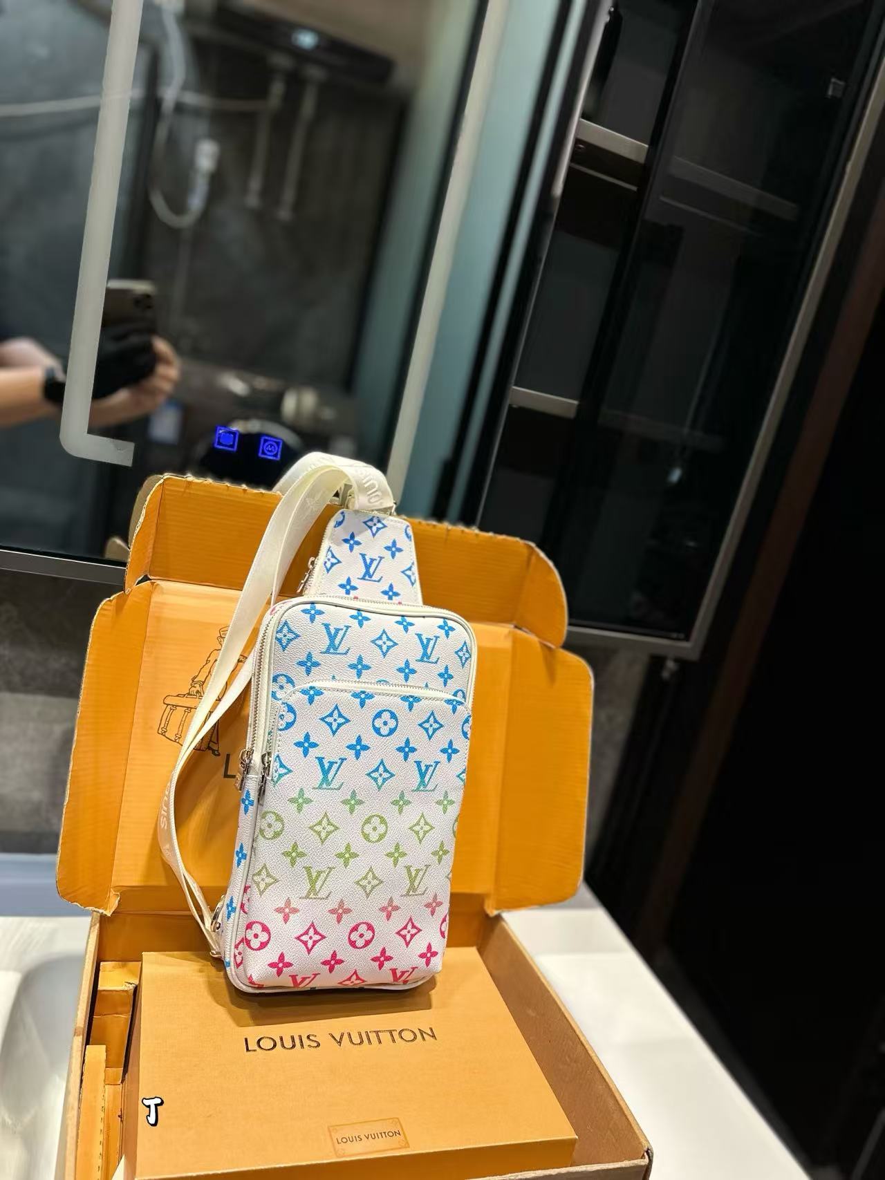 LVメンズチェストバッグ【 50％割引+送料無料】