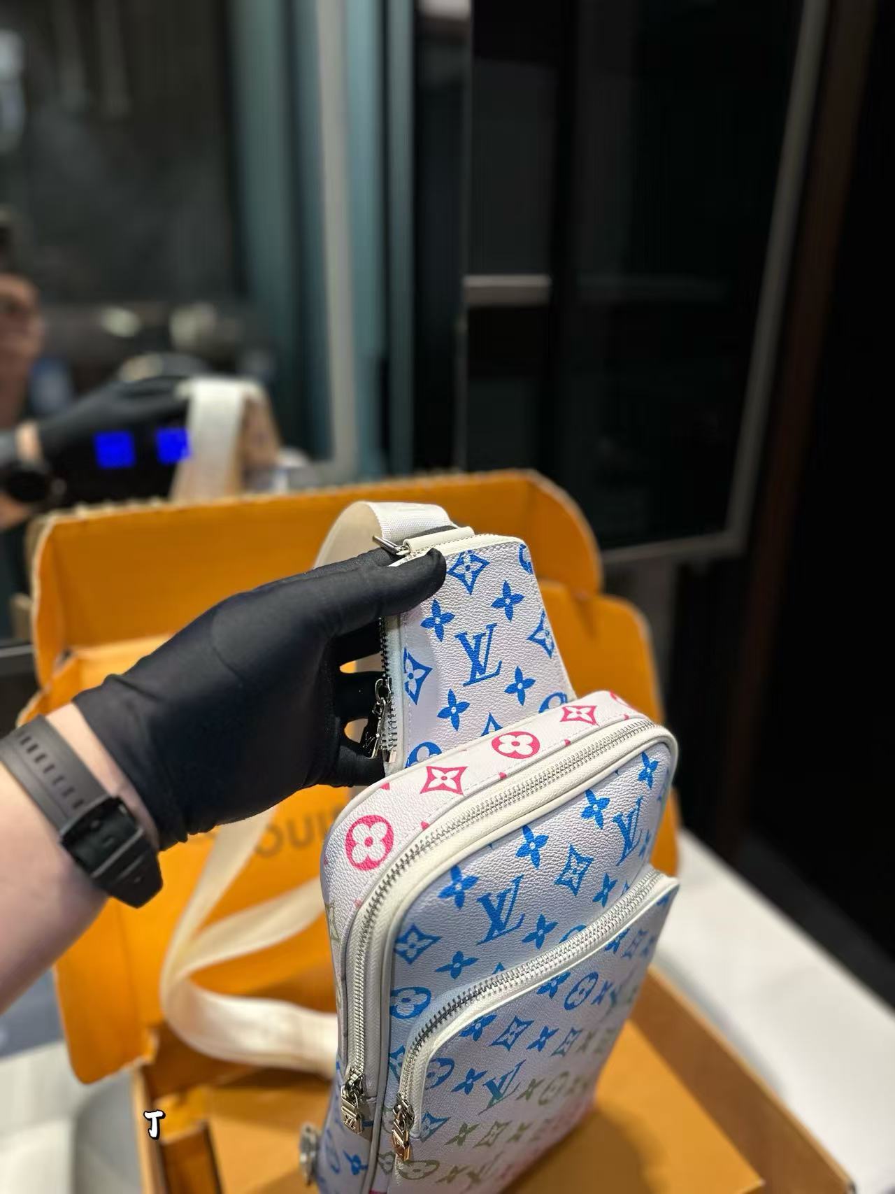 LVメンズチェストバッグ【 50％割引+送料無料】