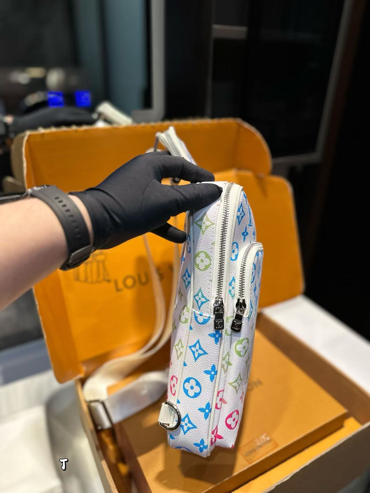 LVメンズチェストバッグ【 50％割引+送料無料】