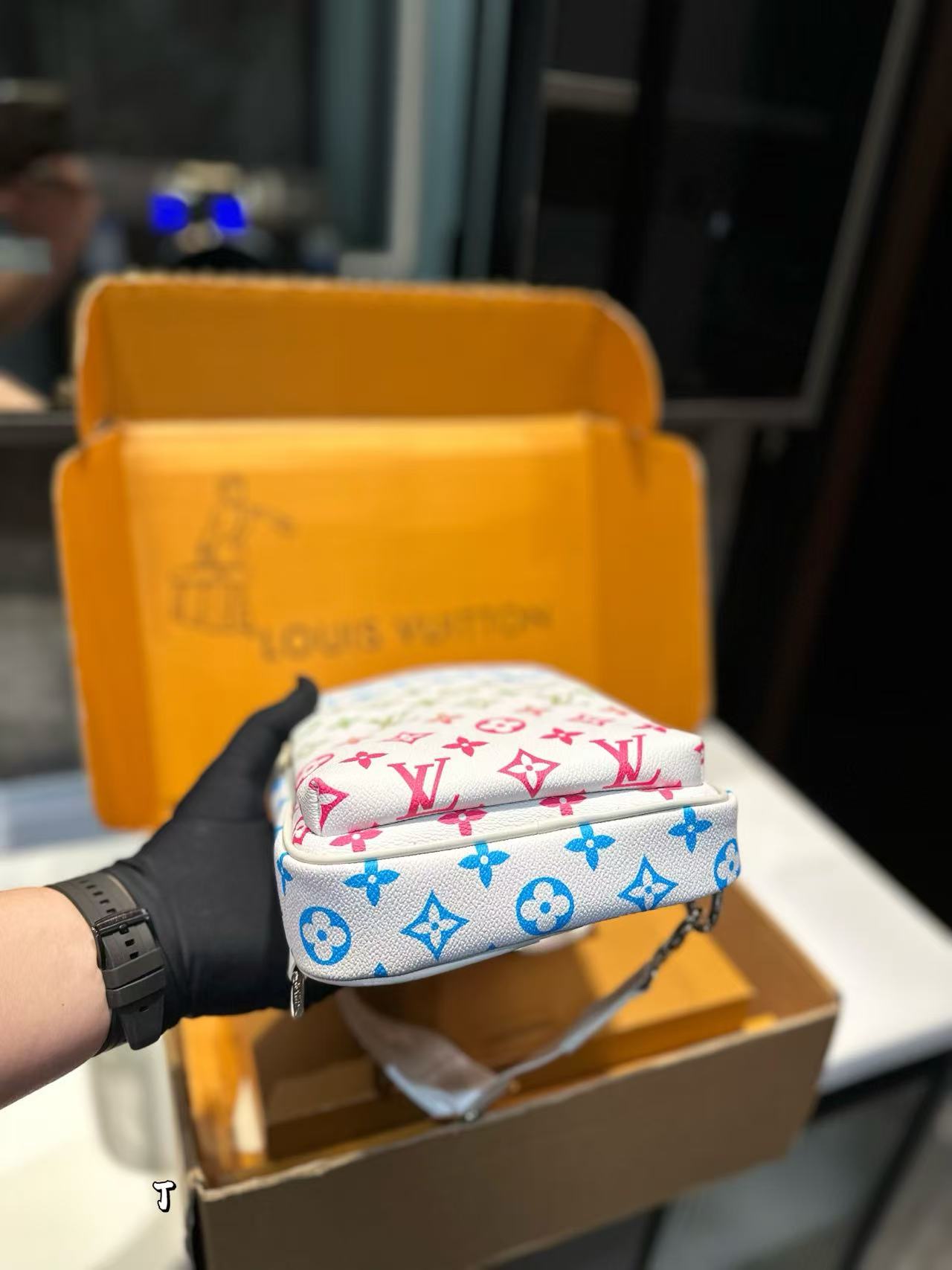 LVメンズチェストバッグ【 50％割引+送料無料】