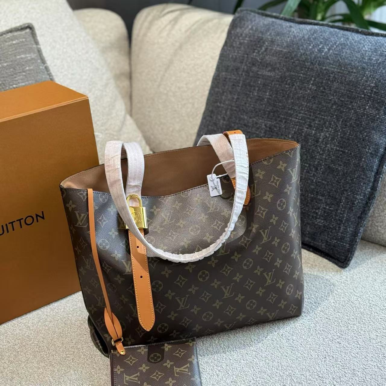 LVオールドフラワーロックショッピングバッグ【 50％割引+送料無料】