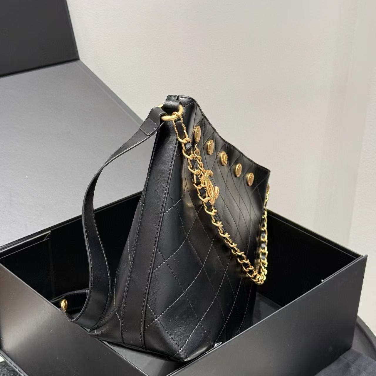 CHANE1 ゴールドコイン ヒッピー バケットバッグ【 50％割引+送料無料】