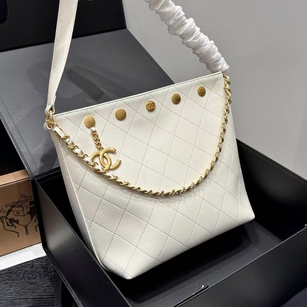 CHANE1 ゴールドコイン ヒッピー バケットバッグ【 50％割引+送料無料】