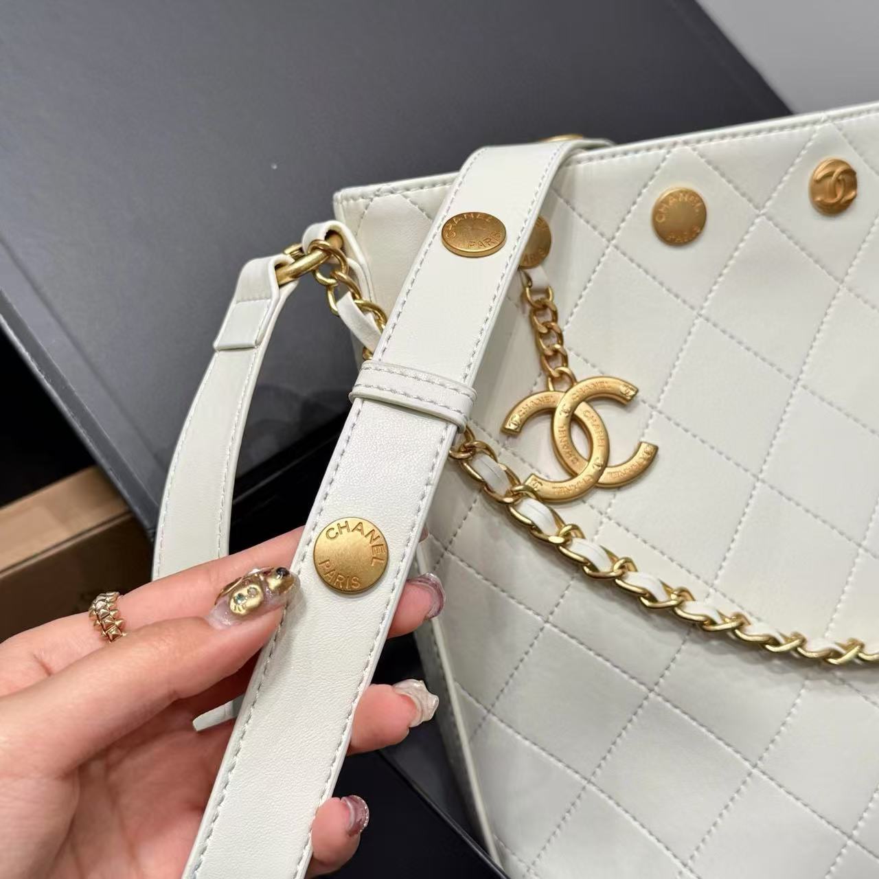 CHANE1 ゴールドコイン ヒッピー バケットバッグ【 50％割引+送料無料】