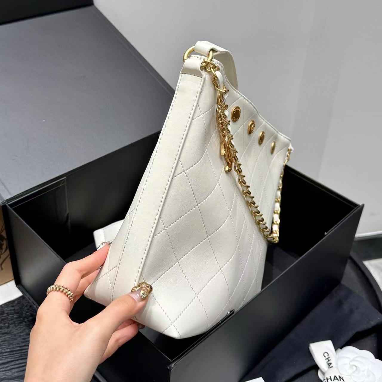 CHANE1 ゴールドコイン ヒッピー バケットバッグ【 50％割引+送料無料】