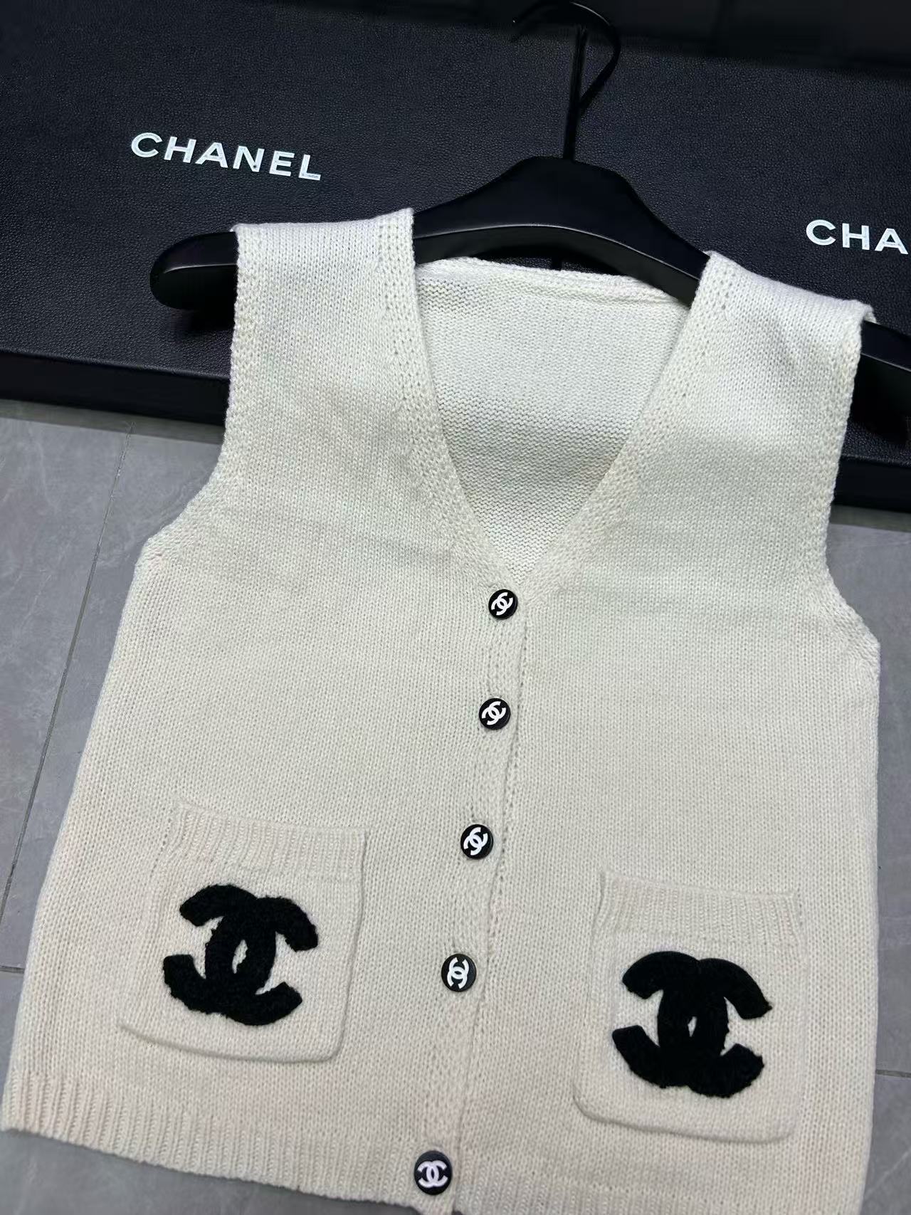 CHANE1 植毛ポケットウールベスト【 50％割引+送料無料】
