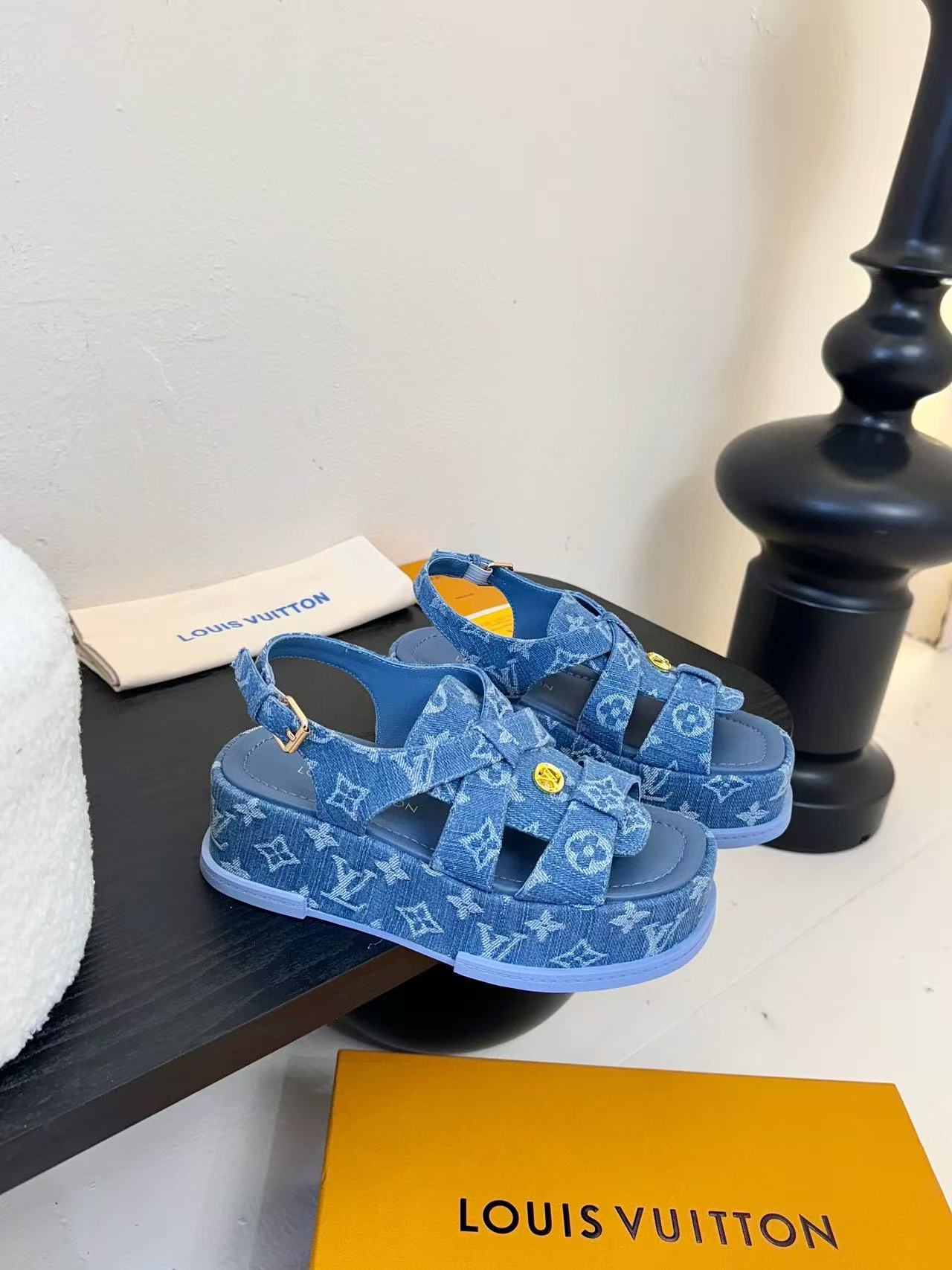 LVの高品質ジャカード厚底サンダル【50％割引+送料無料】
