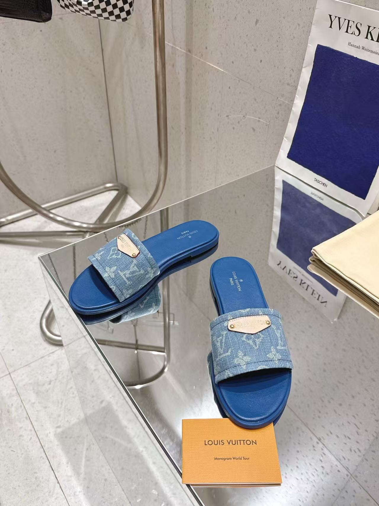 LVの高品質エンボス加工シープスキンスリッパ【50％割引+送料無料】