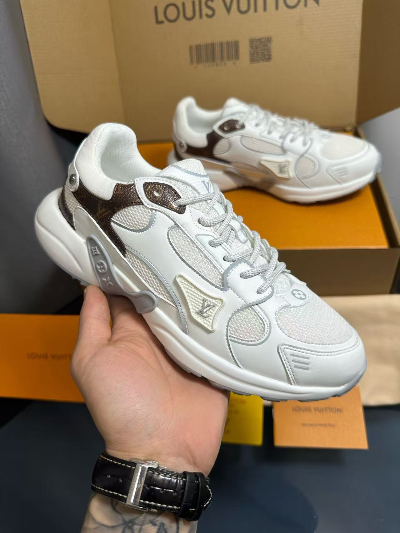 LVの高品質カジュアルシューズ【50％割引+送料無料】