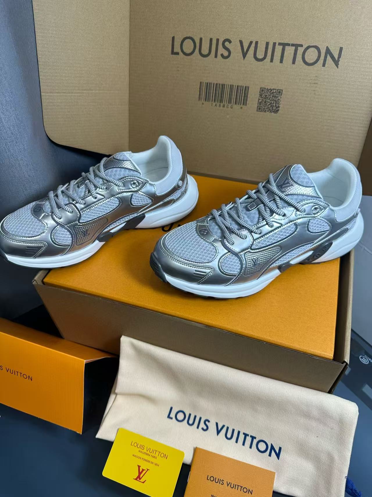 LVの高品質カジュアルシューズ【50％割引+送料無料】