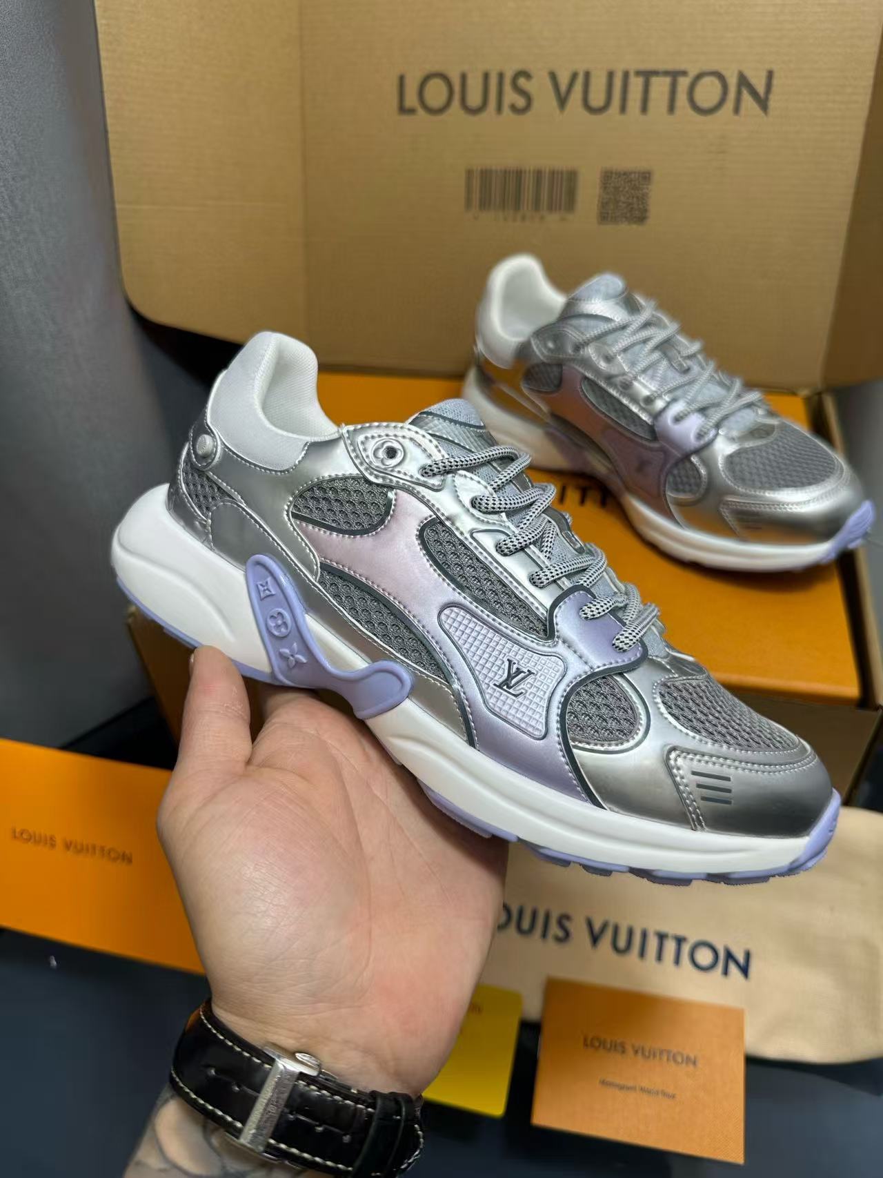 LVの高品質カジュアルシューズ【50％割引+送料無料】