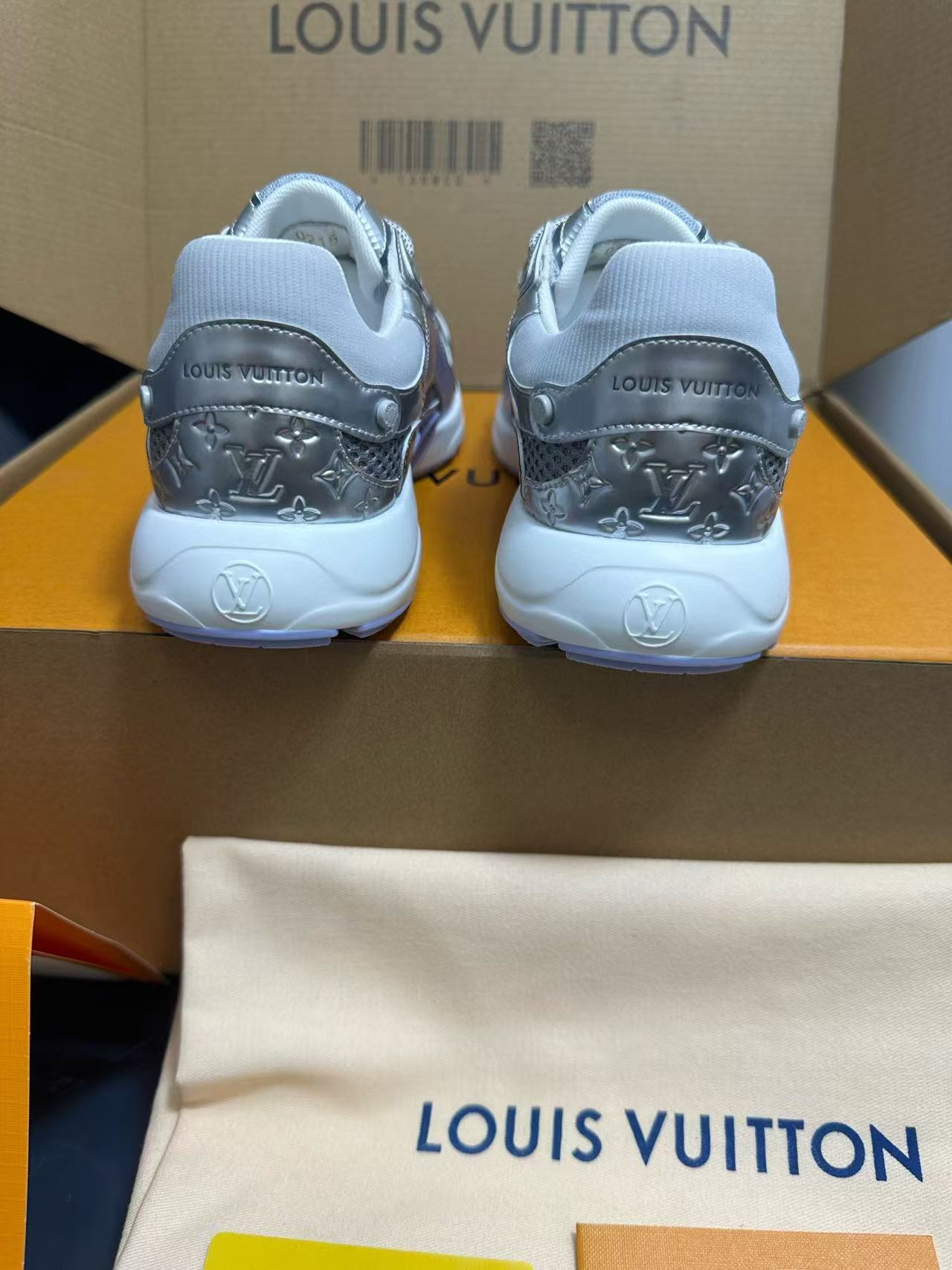 LVの高品質カジュアルシューズ【50％割引+送料無料】