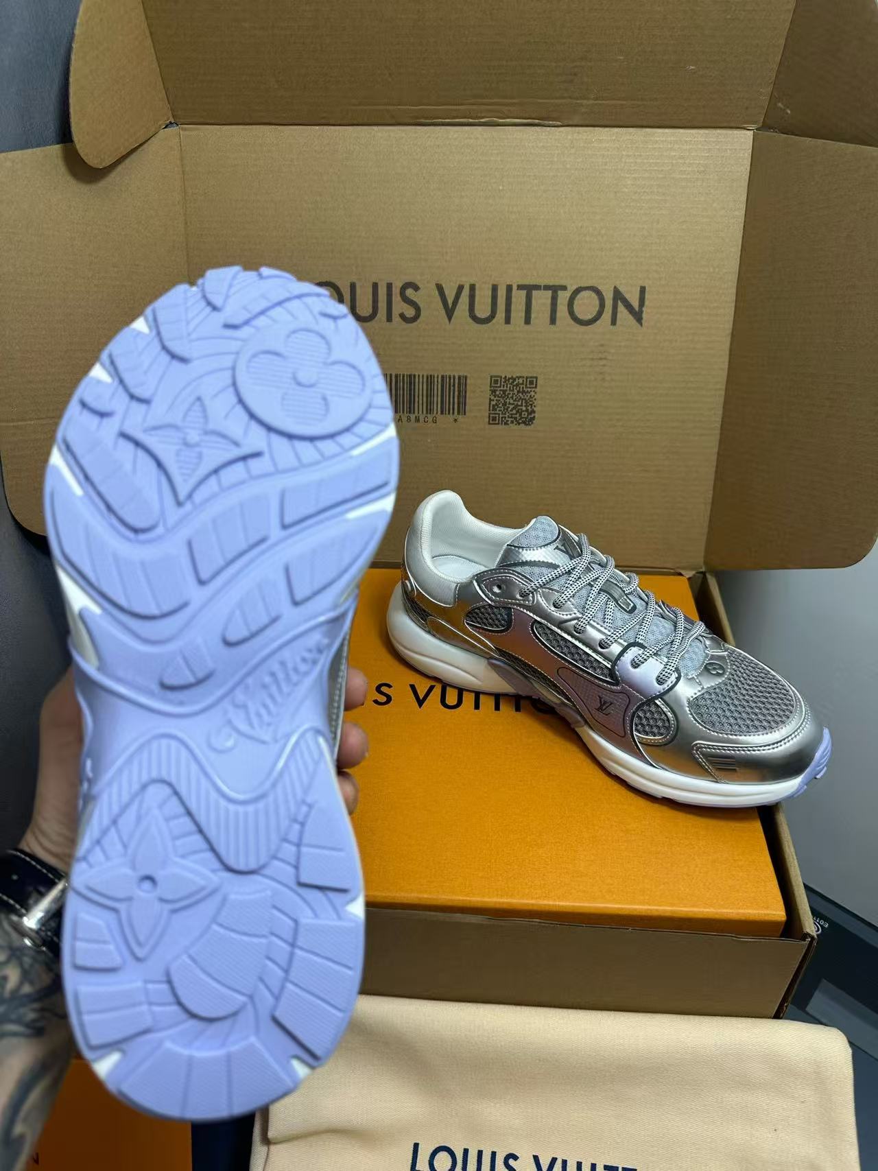 LVの高品質カジュアルシューズ【50％割引+送料無料】