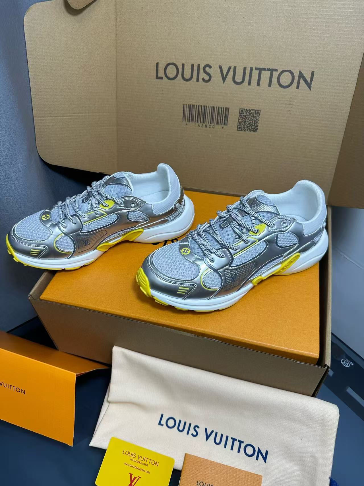 LVの高品質カジュアルシューズ【50％割引+送料無料】