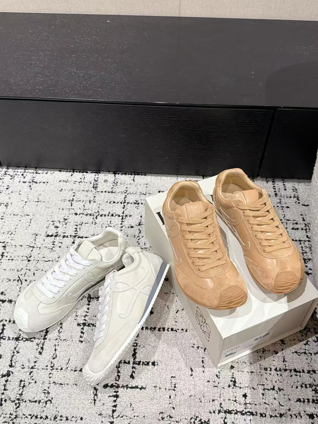 L0WEWの高品質ヴィンテージスニーカー【50％割引+送料無料】