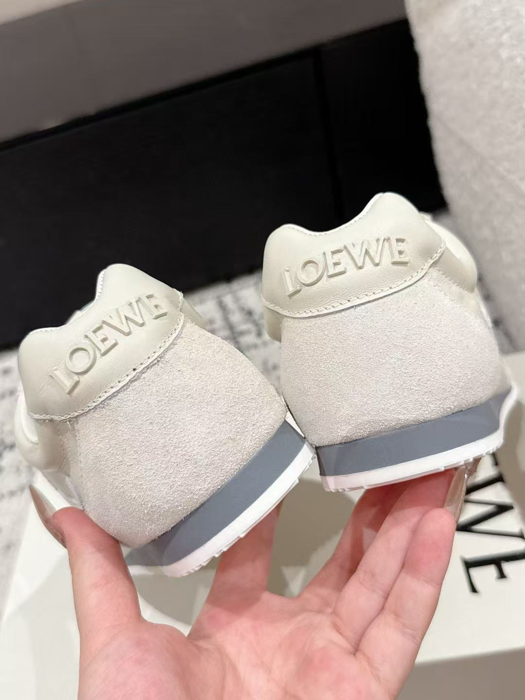 L0WEWの高品質ヴィンテージスニーカー【50％割引+送料無料】