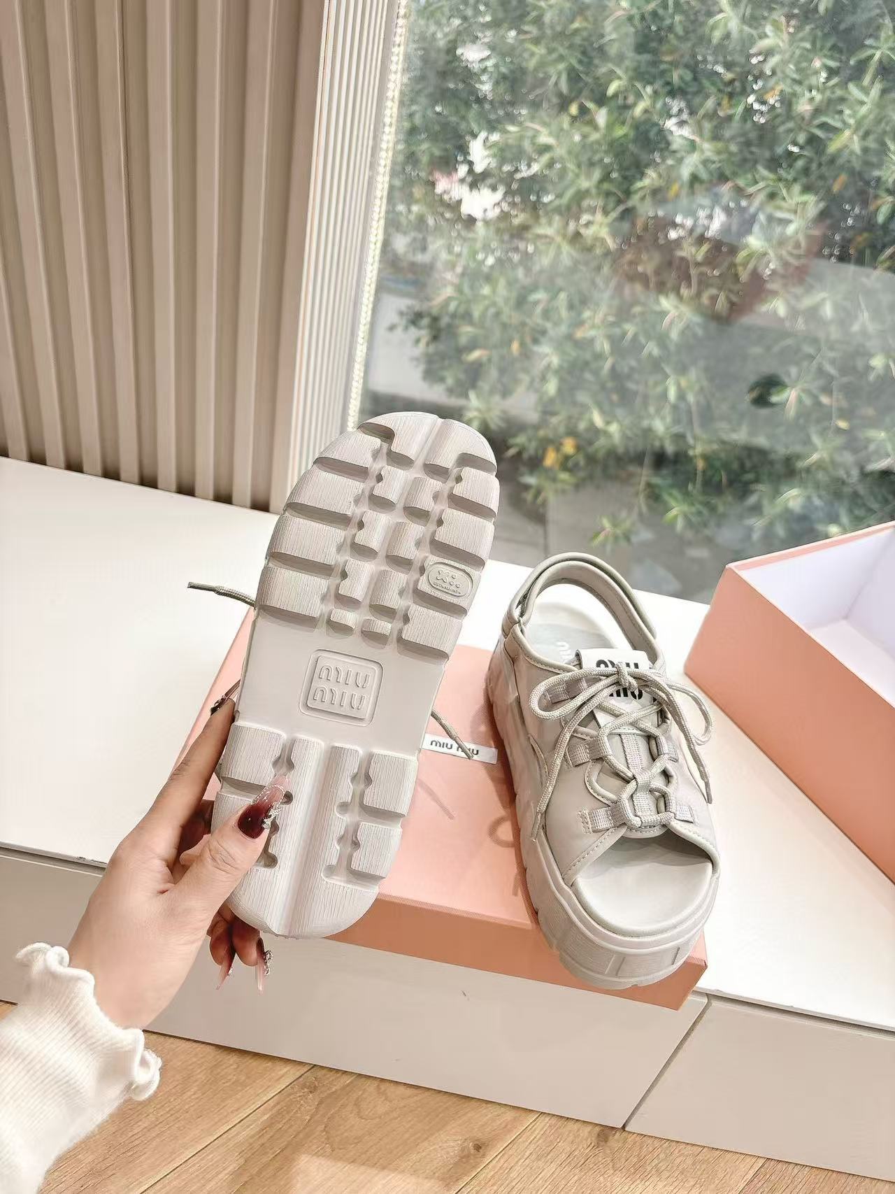 M1UM1U 高品質中空織サンダル【50％割引+送料無料】