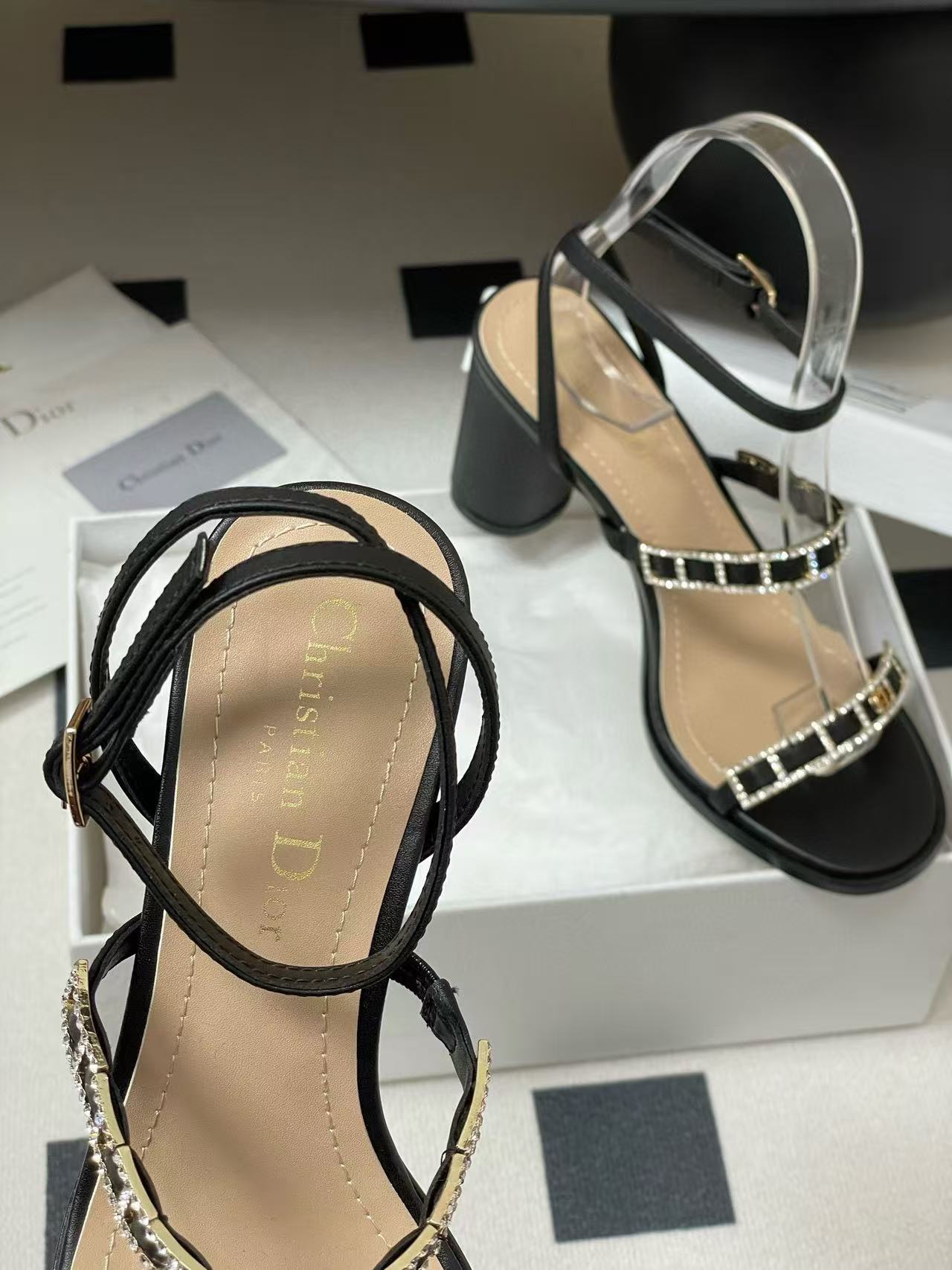 DI0R 高品質クリスタル ダイヤモンド ストラップ ハイヒール サンダル【50％割引+送料無料】