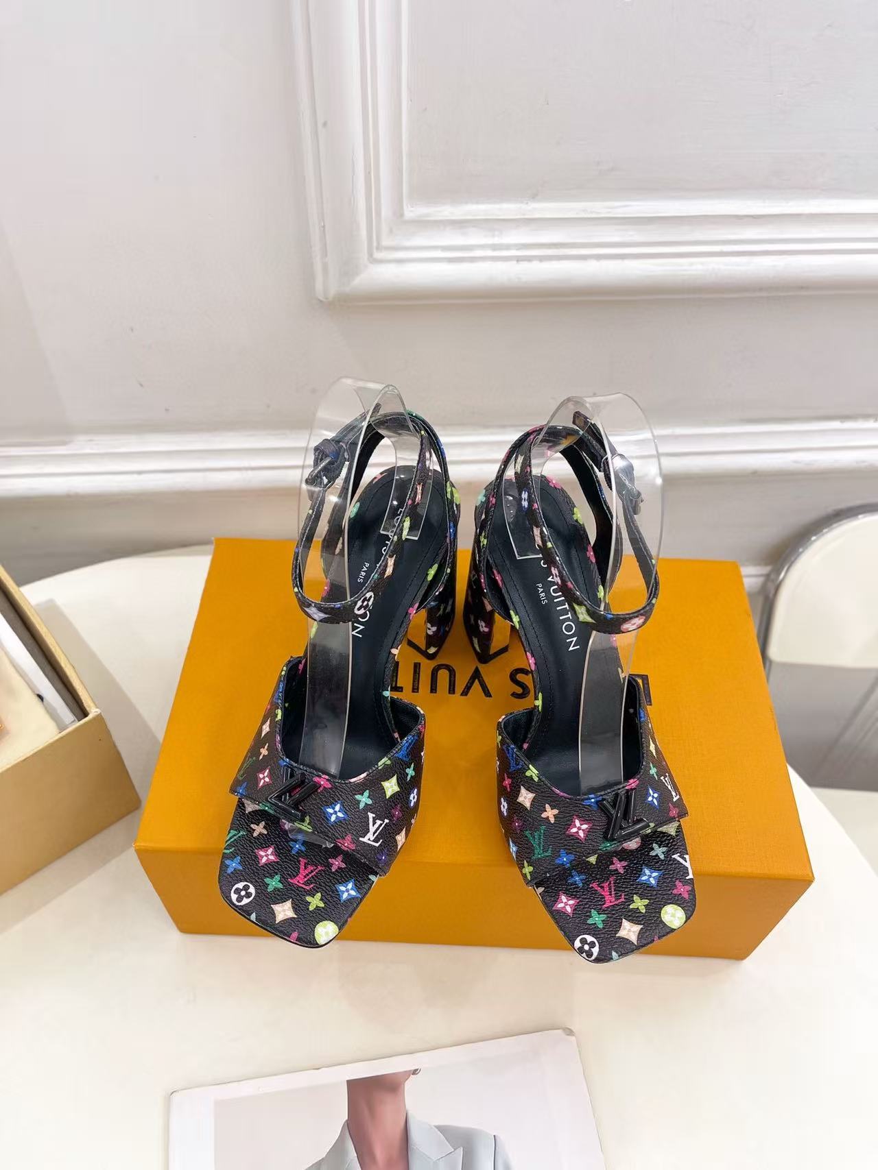 LVの高品質プリントシープスキンハイヒール【50％割引+送料無料】