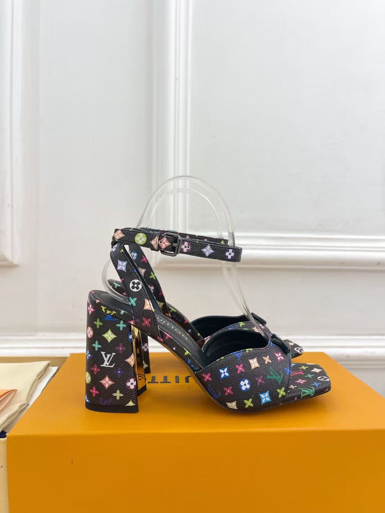 LVの高品質プリントシープスキンハイヒール【50％割引+送料無料】