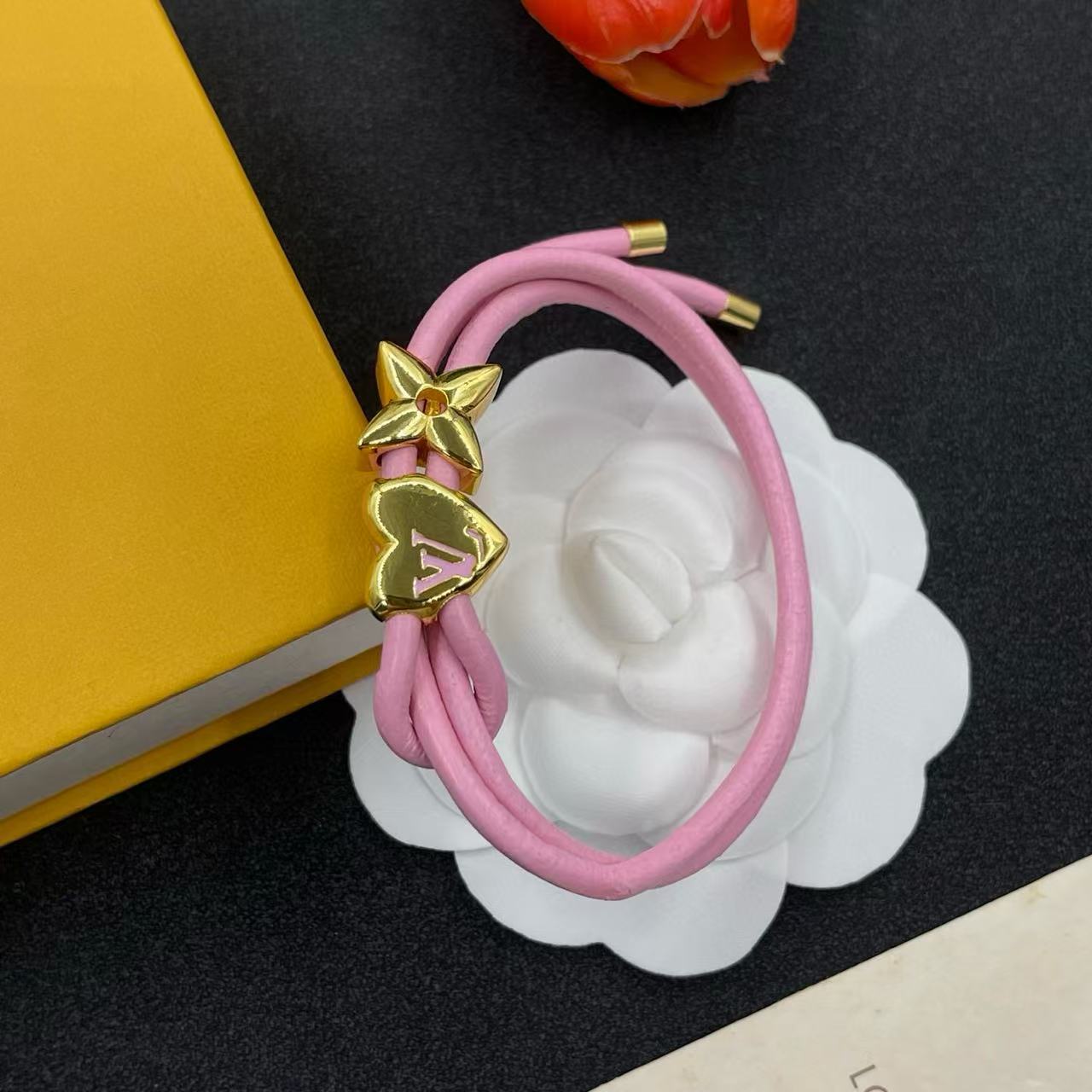 LVハートクローバーブレスレット【 50％割引+送料無料】