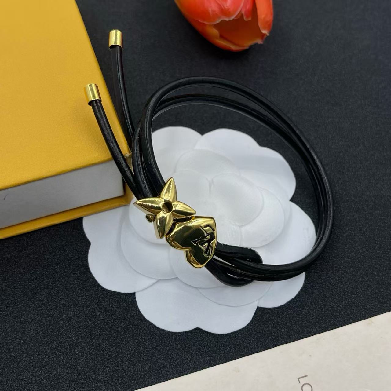 LVハートクローバーブレスレット【 50％割引+送料無料】