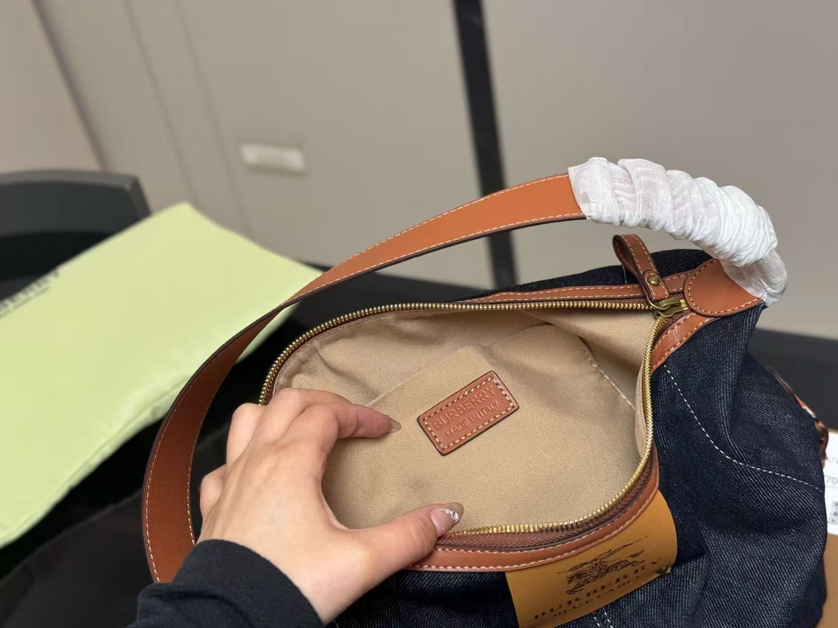 BUR8ERRYデニムハンドバッグ【 50％割引+送料無料】