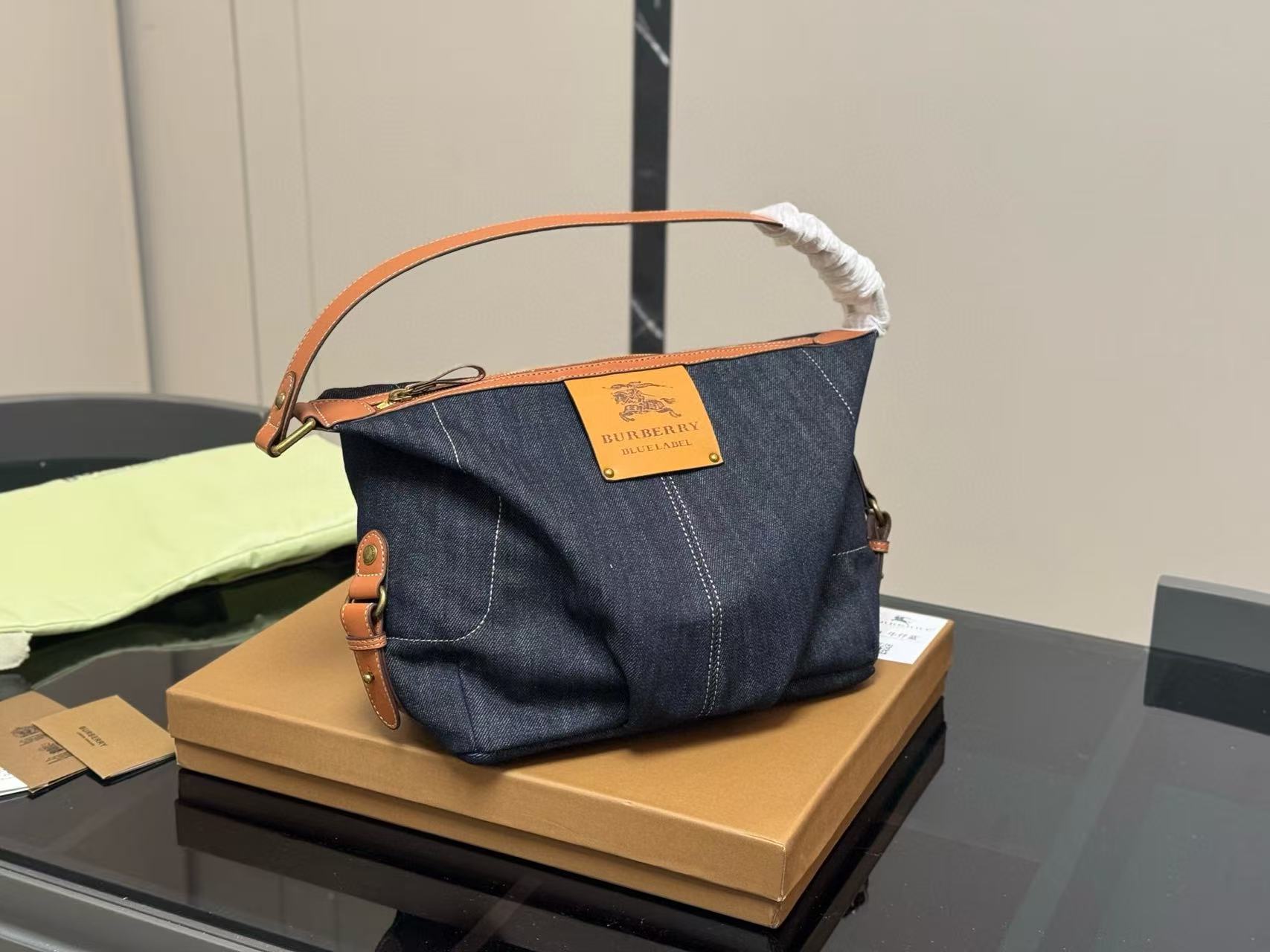 BUR8ERRYデニムハンドバッグ【 50％割引+送料無料】
