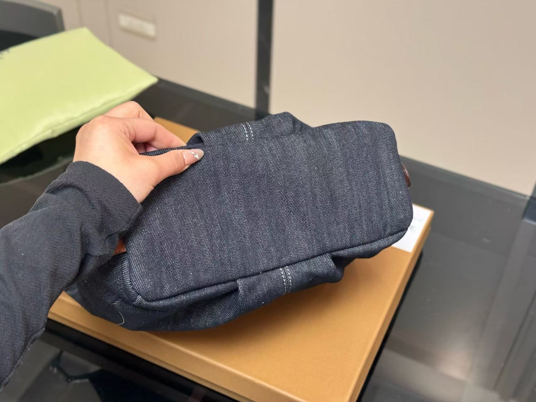 BUR8ERRYデニムハンドバッグ【 50％割引+送料無料】