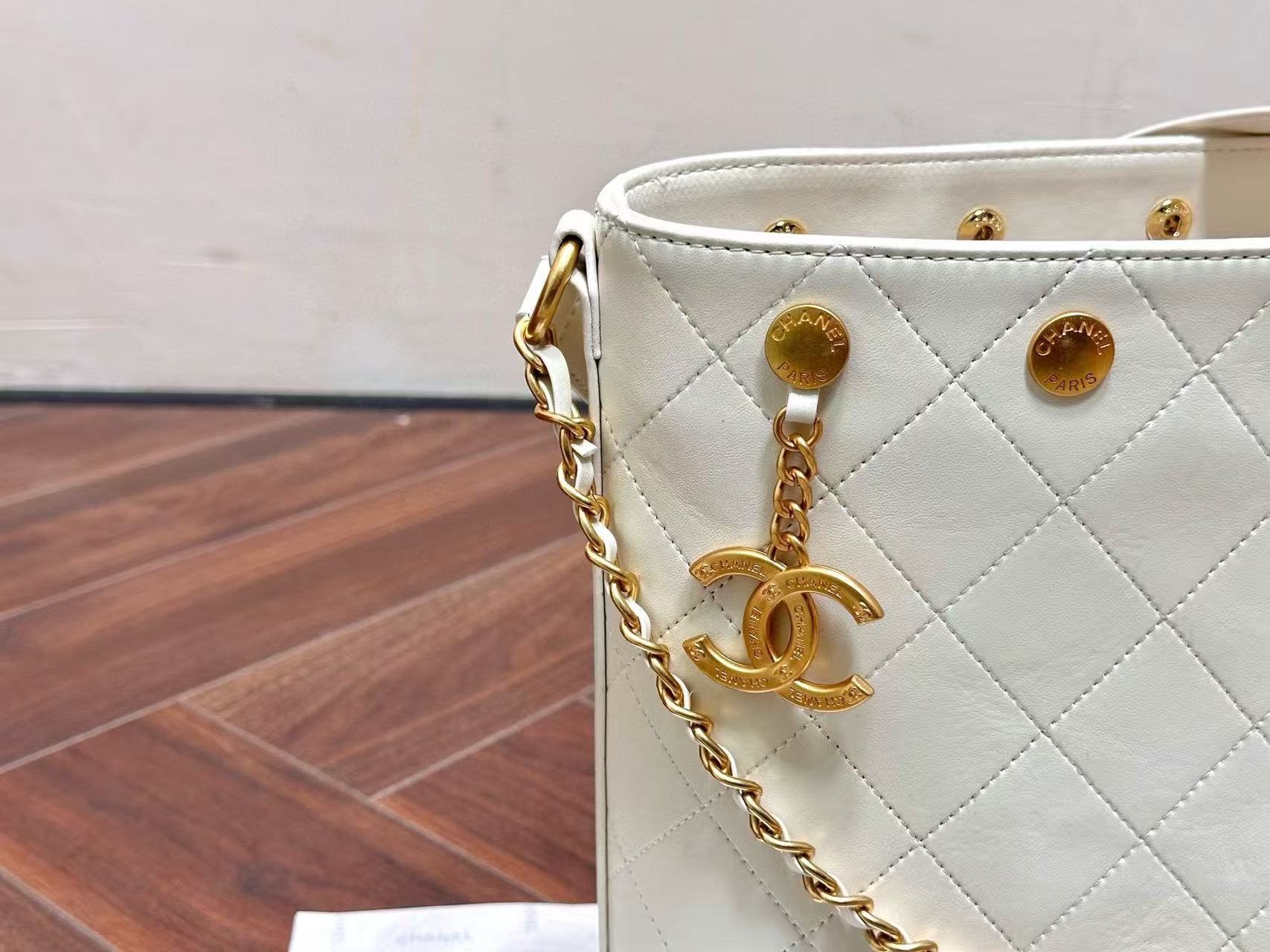 CHANE1 リベットバケットバッグ【 50％割引+送料無料】