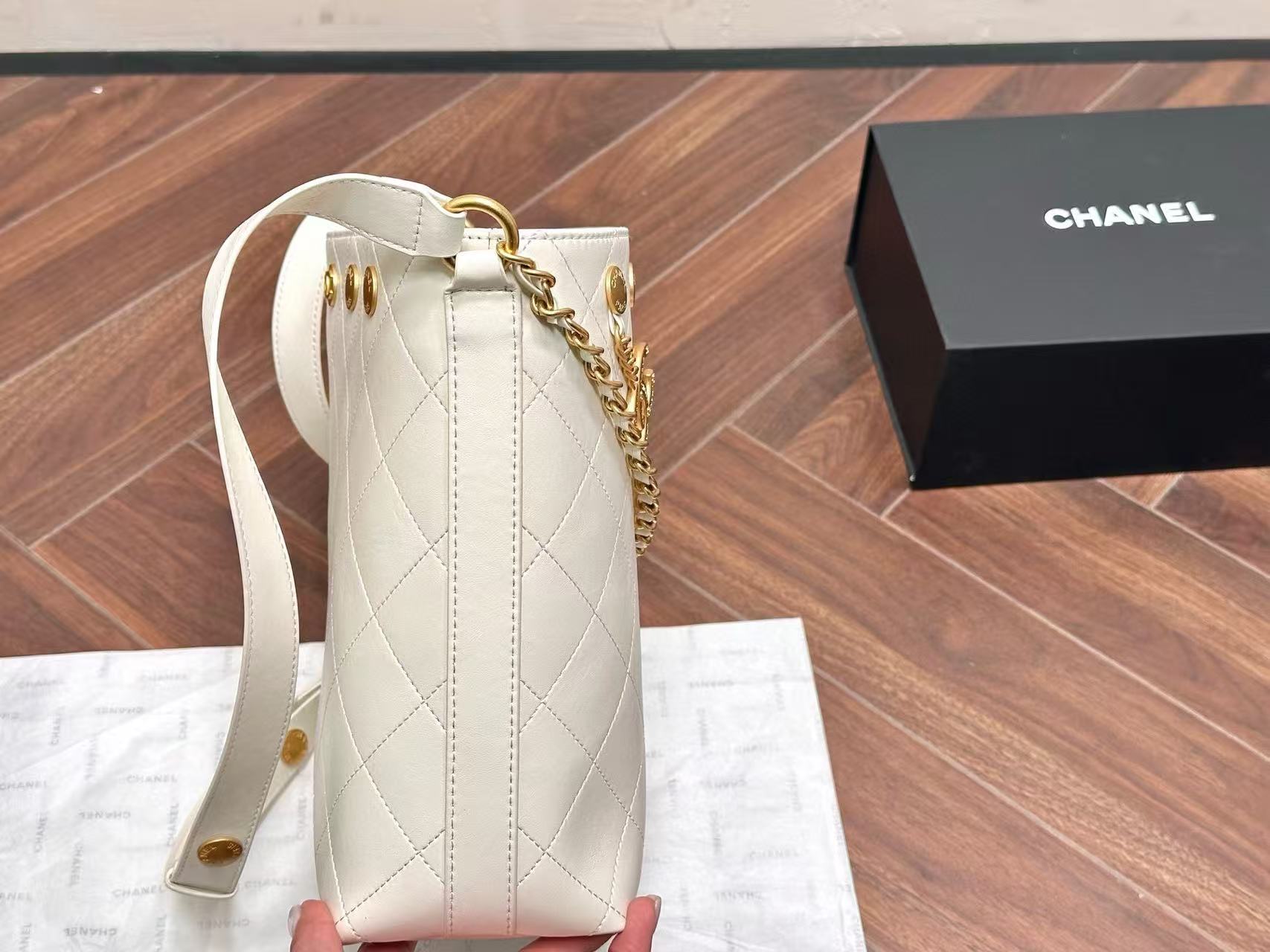 CHANE1 リベットバケットバッグ【 50％割引+送料無料】