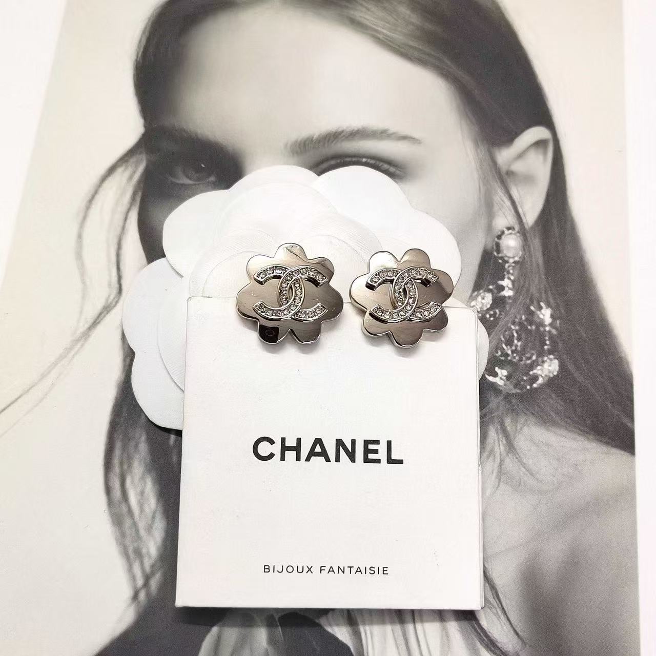 CHANE1 フラワー ダブルC スタッド ピアス【 50％割引+送料無料】