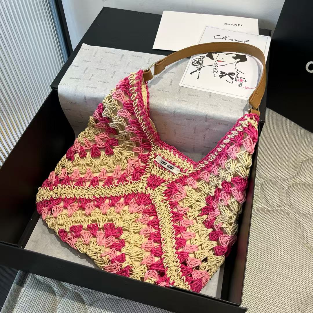 M1UM1U ストローアンダーアームバッグ【 50％割引+送料無料】