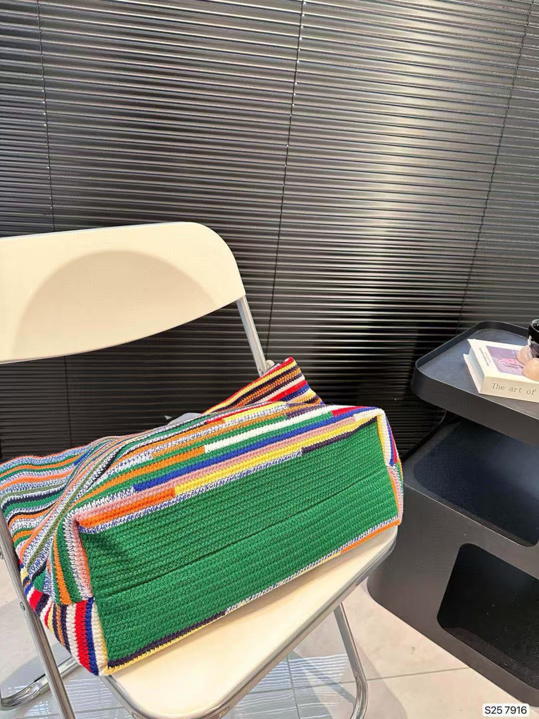 M1UM1U カラフルな織りのショッピングバッグ【 50％割引+送料無料】