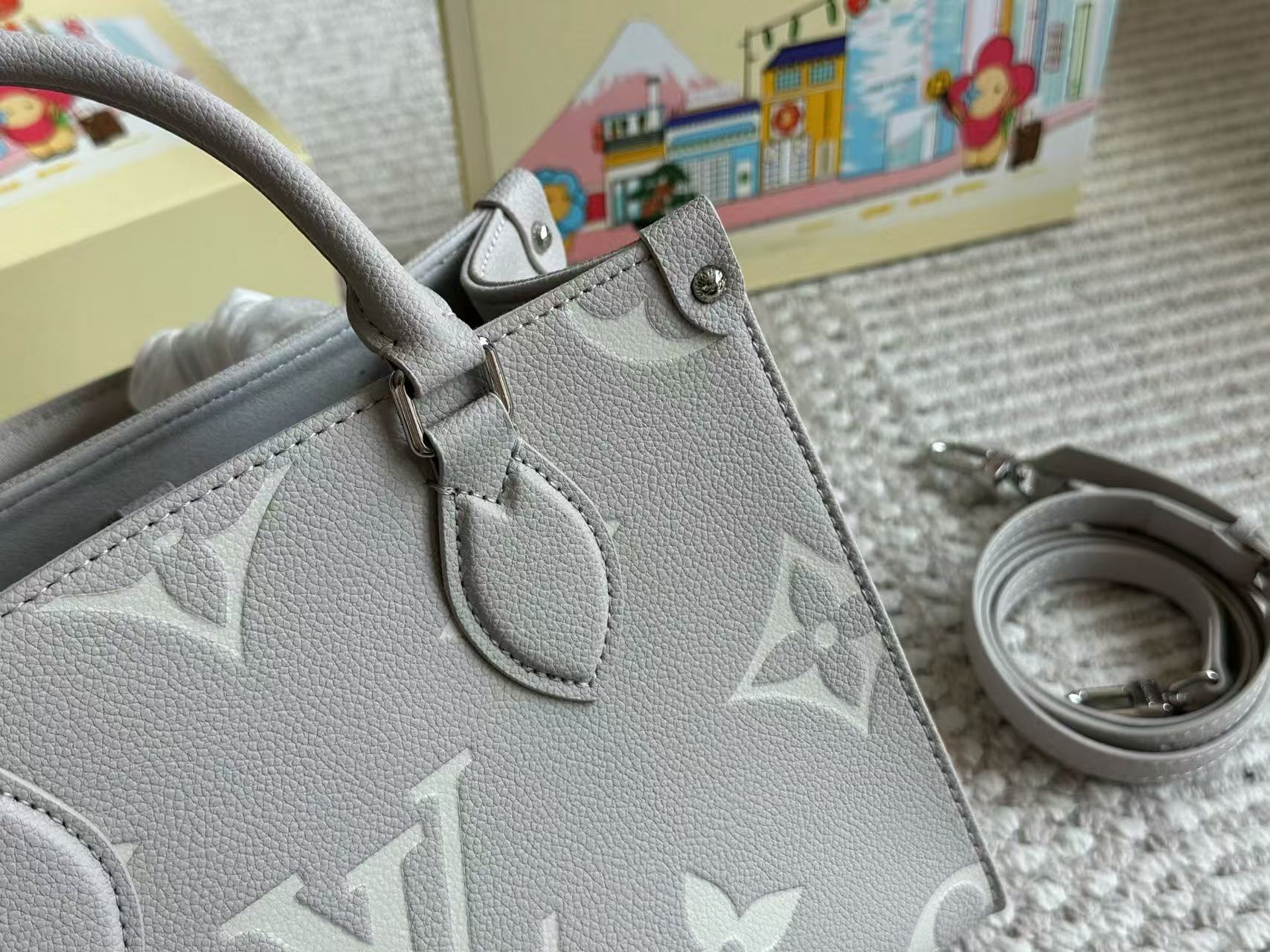 LV onthego牛革ショッピングバッグ【 50％割引+送料無料】