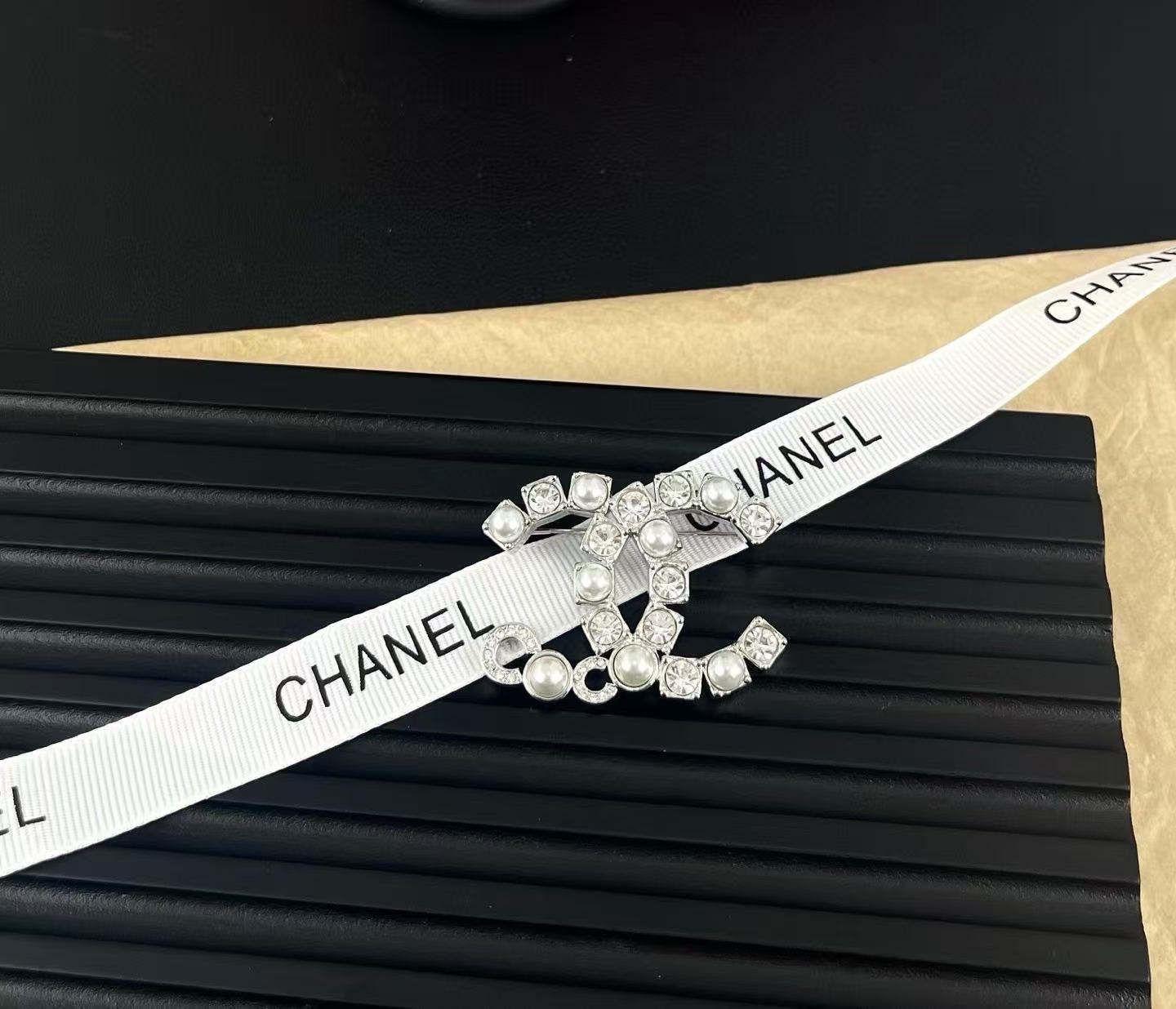 CHANE1 ダイヤモンドパールブローチ【 50％割引+送料無料】