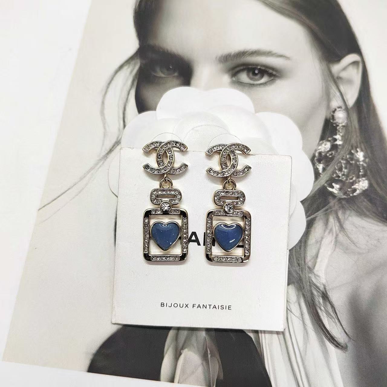 CHANE1 ダブルC ブルーハートイヤリング【 50％割引+送料無料】