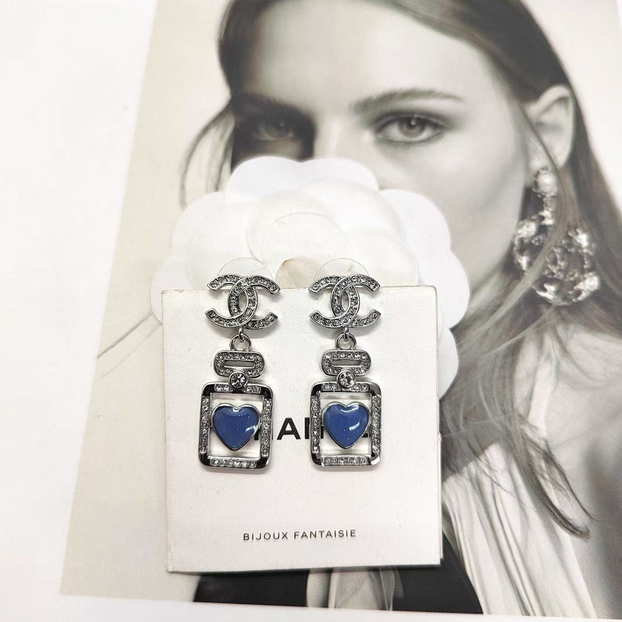 CHANE1 ダブルC ブルーハートイヤリング【 50％割引+送料無料】