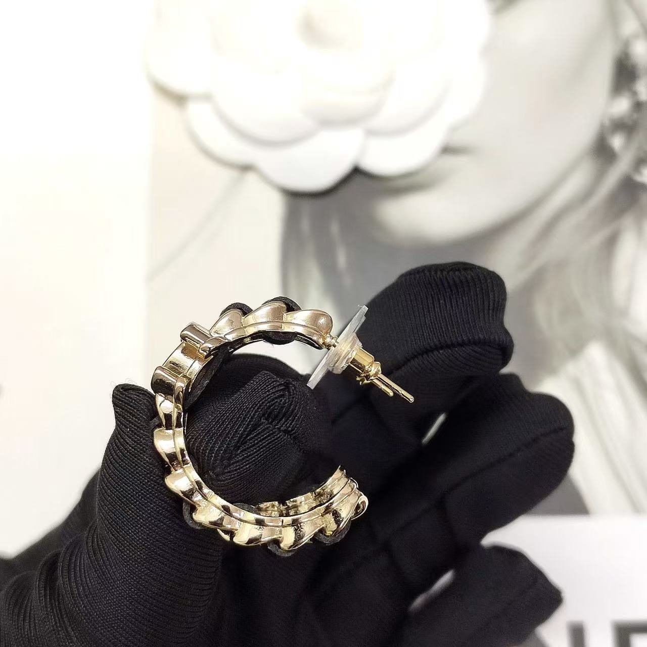 CHANE1 ダブルCレザーイヤリング【 50％割引+送料無料】