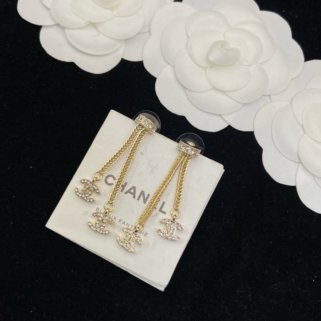 CHANE1 ダブルCタッセルスタッドピアス【 50％割引+送料無料】