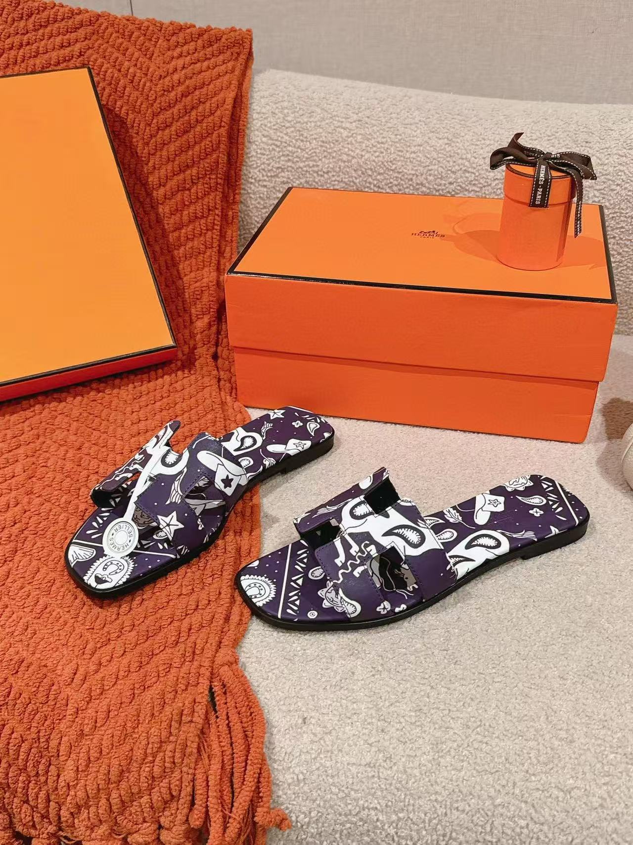 HERME5 高品質レザープリントスリッパ【50％割引+送料無料】