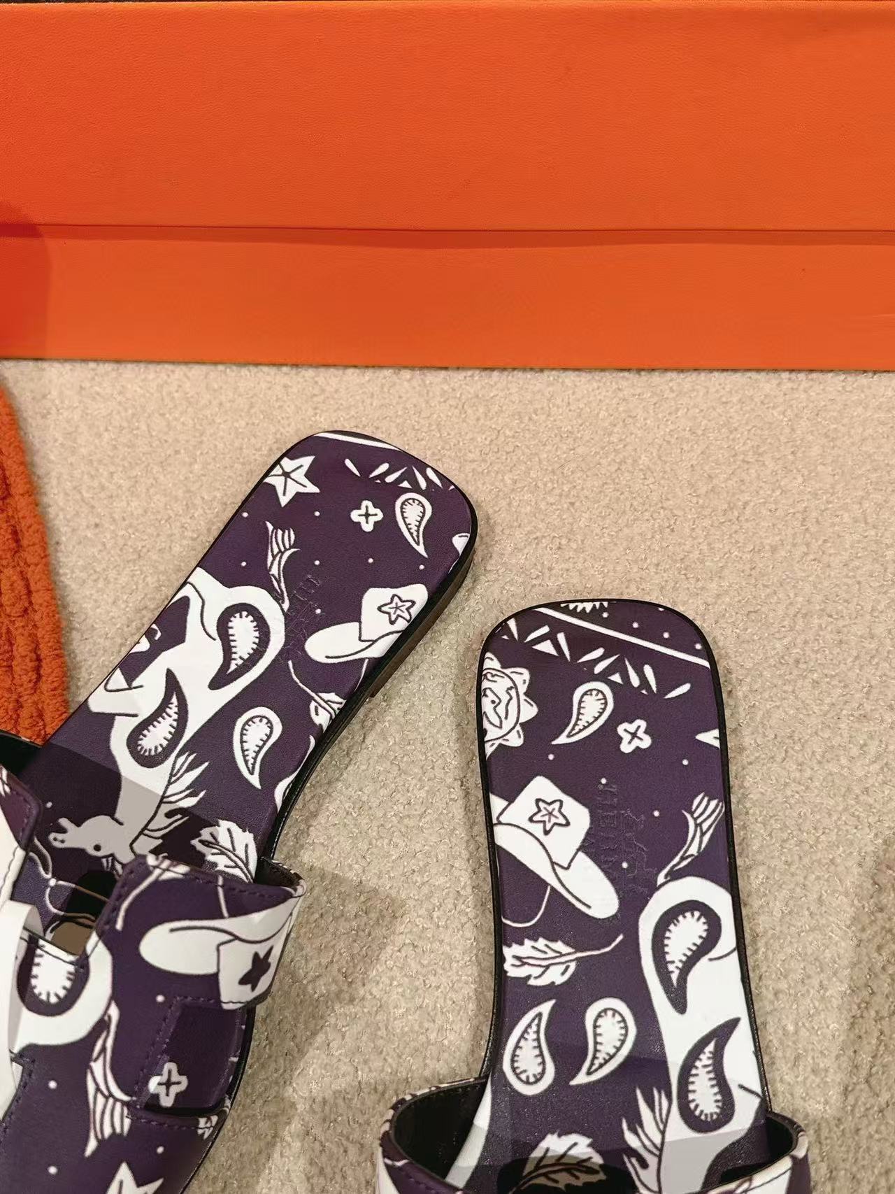 HERME5 高品質レザープリントスリッパ【50％割引+送料無料】