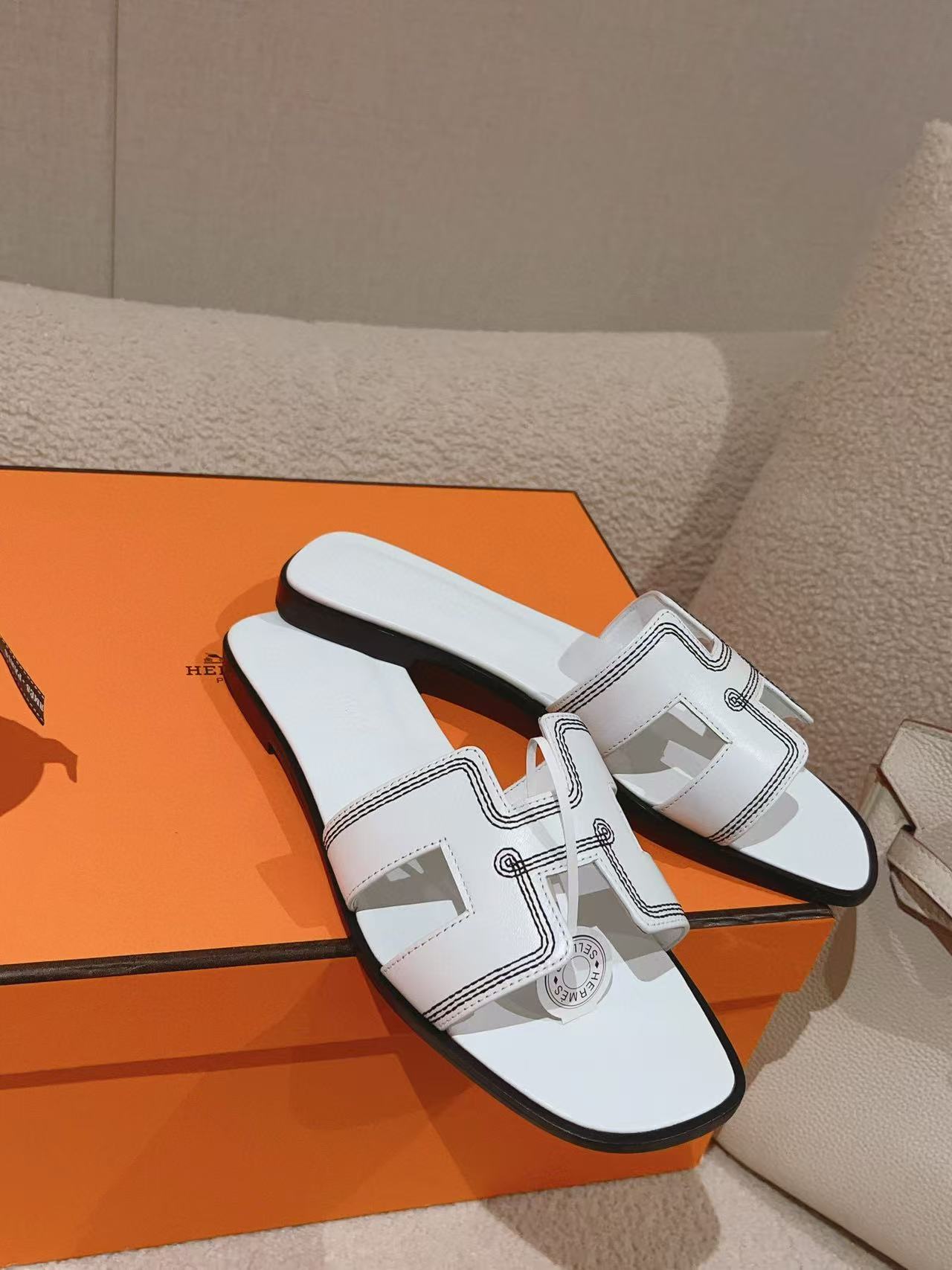 HERME5 高品質シンプルHレザースリッパ【50％割引+送料無料】